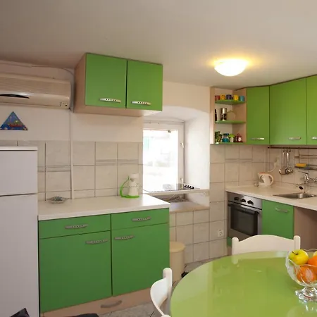 By The Sea - 11161 سبليت